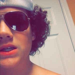 Meet your Posher, Tristen